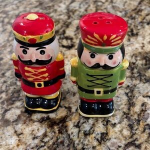 2014 Sleigh Bell Bistro collection Festive Nutcracker Salt and Pepper Shaker Set